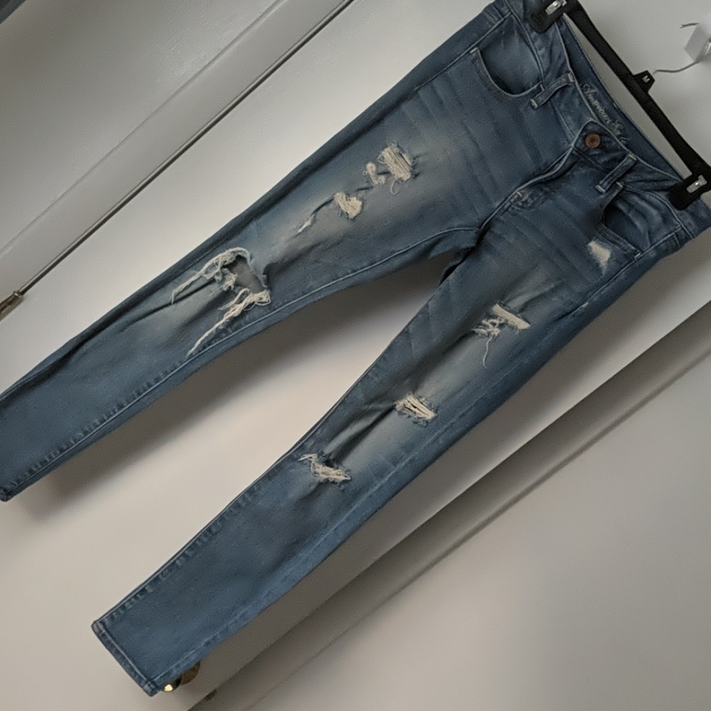AE Distressed Jeggings
